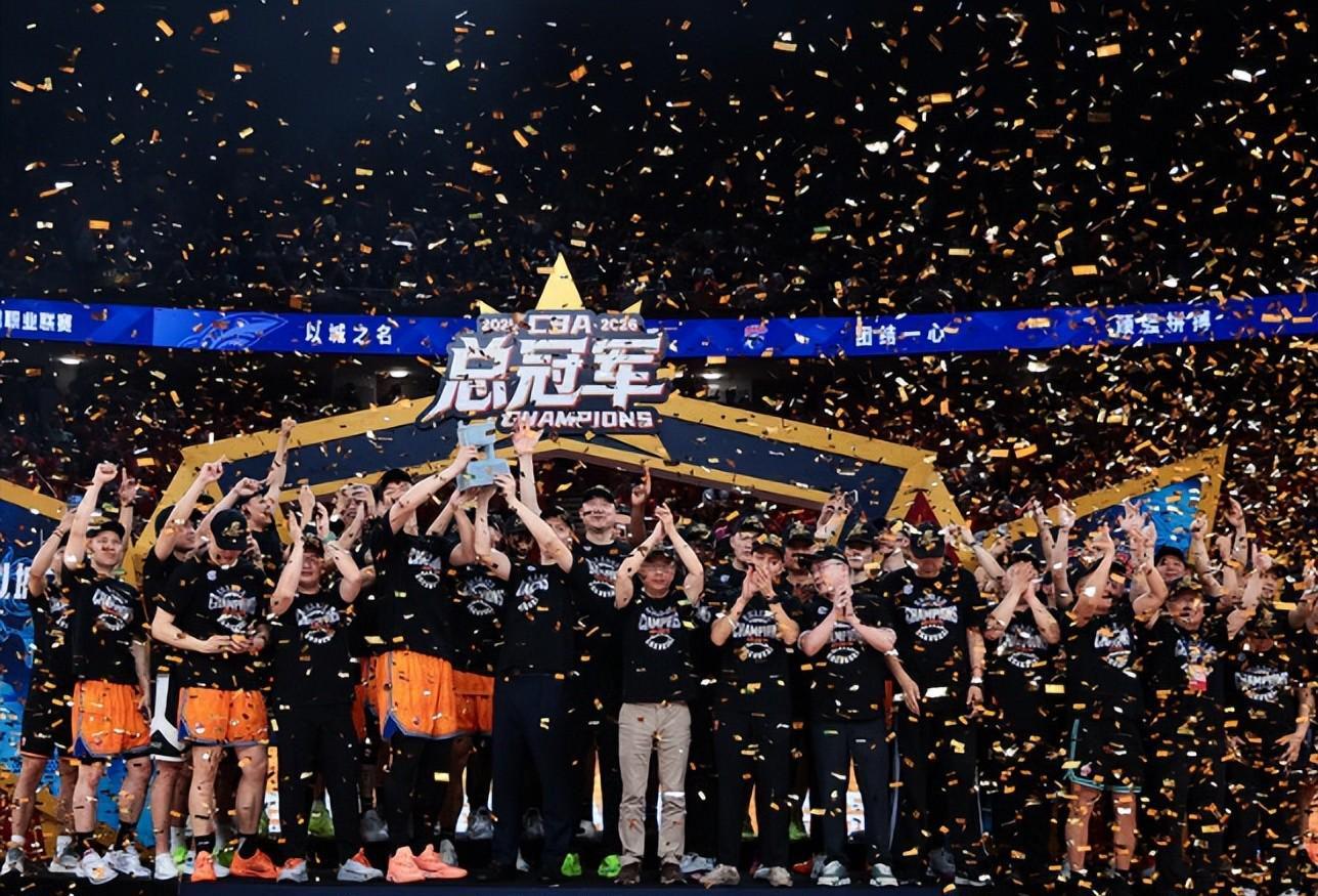 乐鱼体育53年了!尼克斯第3冠战T!他们是狂狗!