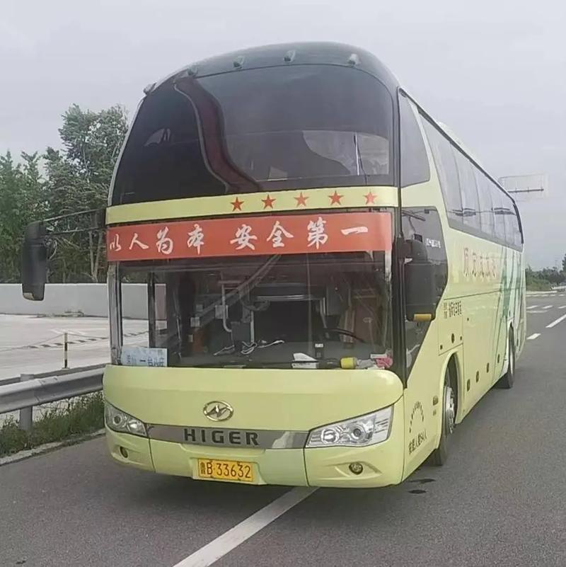 乐鱼体育贝尔萨定妆照看向地面引争议,博主:因为他觉得自己不是模特