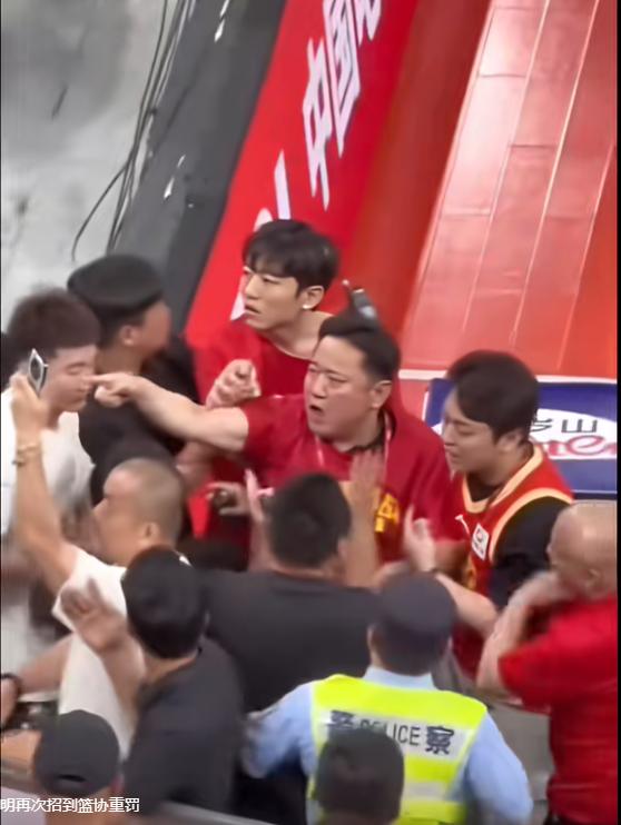 乐鱼体育不到两年前,他被国王裁掉,如今他却带领尼克斯拿到了总冠军?
