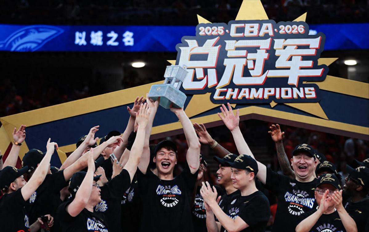 乐鱼体育罗马诺:纽卡接近签下阿贾克斯18岁中场斯图尔,总价超2500万欧