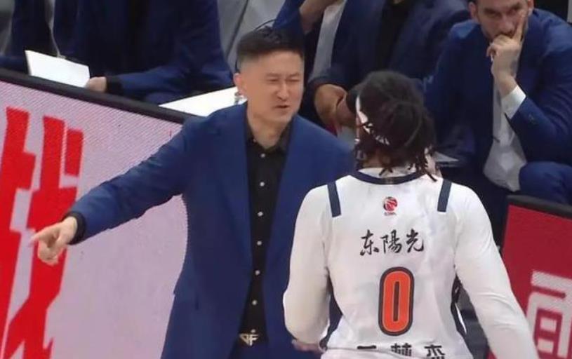 乐鱼体育终结3连败!郑钦文2
