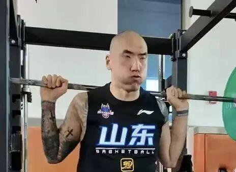 生涯进球数超越卡钦斯，格里娜升至历史第12