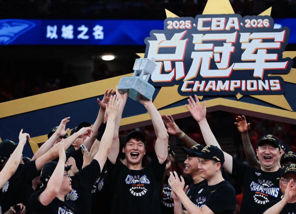 5年2.41亿！？湖人有点难了，老詹要抱孙子了