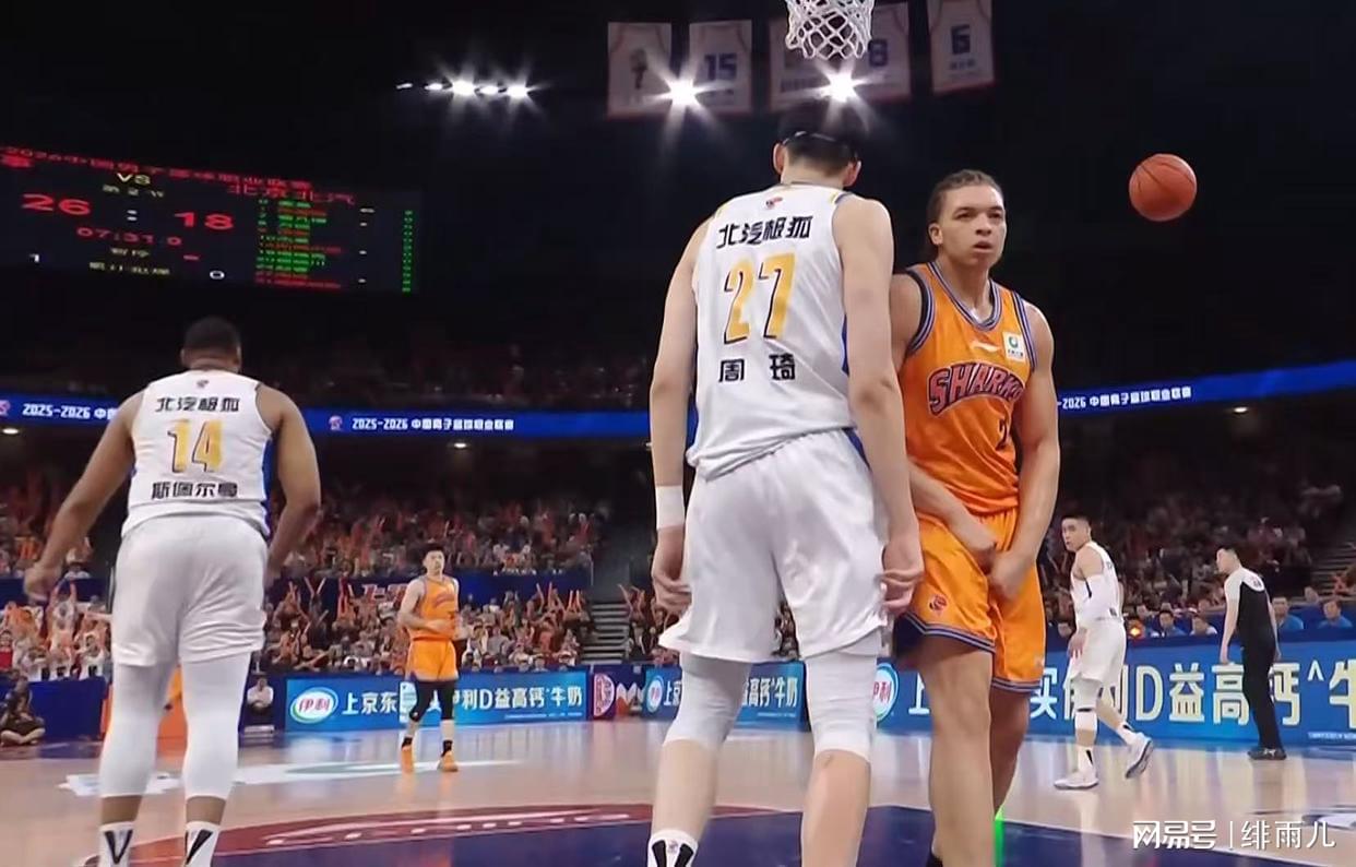 乐鱼体育太强了!总决赛场均32.6分,又一名二轮秀拿到FMVP,上一位是他