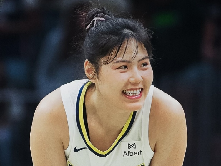 乐鱼体育文班无缘首冠 尼克斯53年后再夺冠
