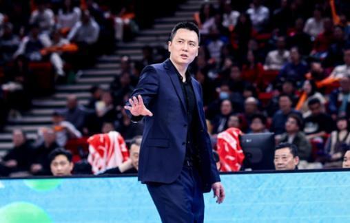 乐鱼体育纽约尼克斯终结53年冠军荒，球迷狂欢点燃全城