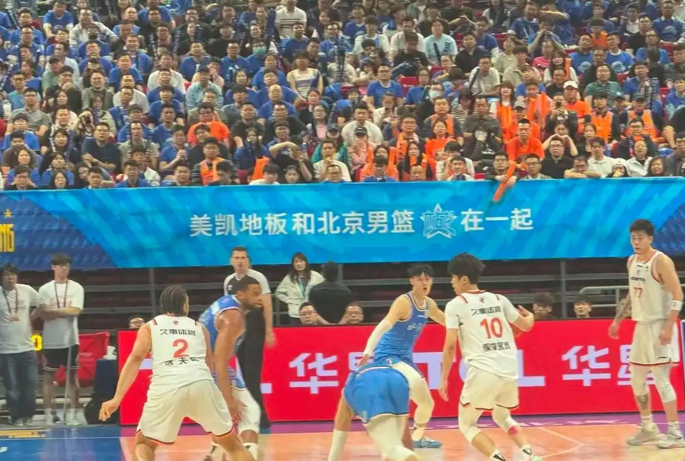 亚历山大将冲连续五赛季场均30+