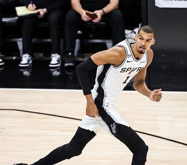 乐鱼体育2026年NBA选秀球员之小克里斯