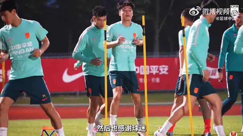 乐鱼体育布朗克斯老炮带女儿观战，一句话道破比赛真相