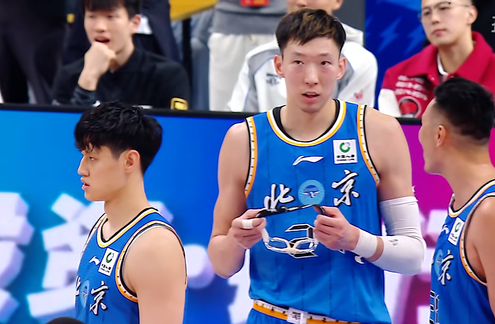 马刺vs尼克斯G5前瞻:马刺破釜沉舟,核心要素是关键时刻少犯错