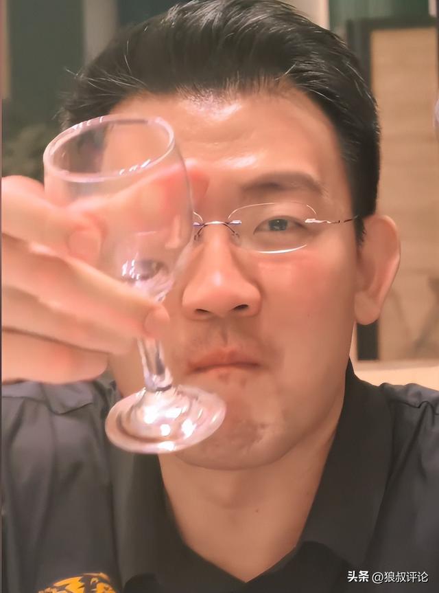 独行侠球迷秒懂：马刺29分逆转，福克斯顶薪成靶子
