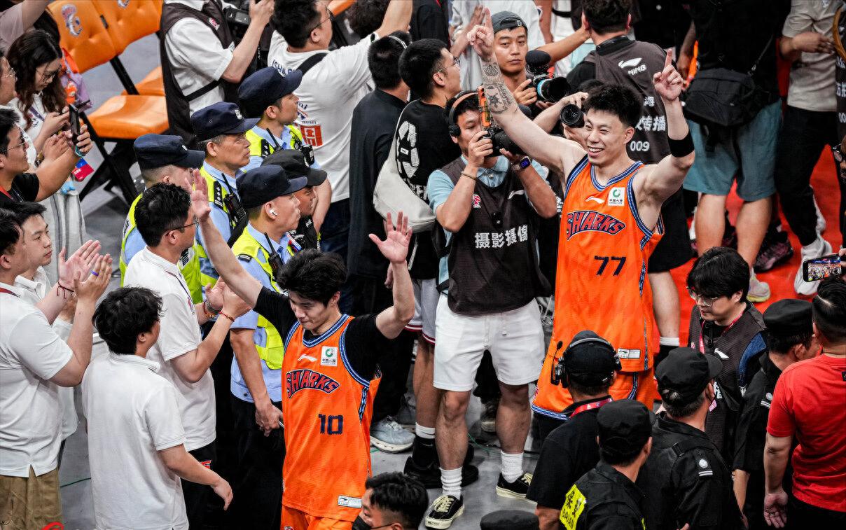 乐鱼体育-卧槽！内讧升级，快交易走吧......