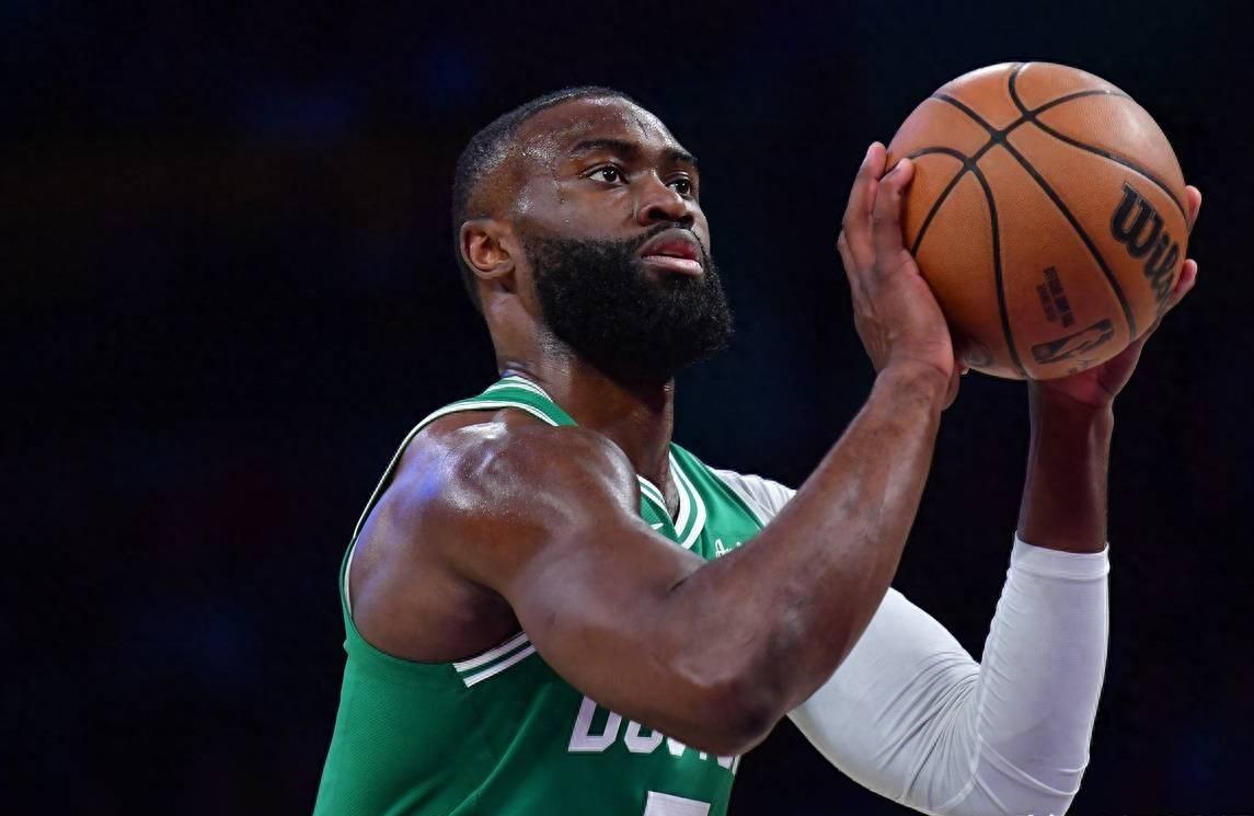 NBA创造历史！8年8个不同球队夺冠，别说马刺路还长