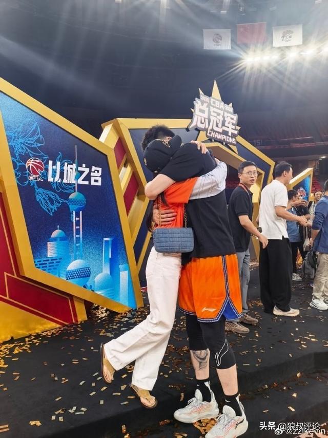 乐鱼体育美媒推尼克斯夺冠专题报道