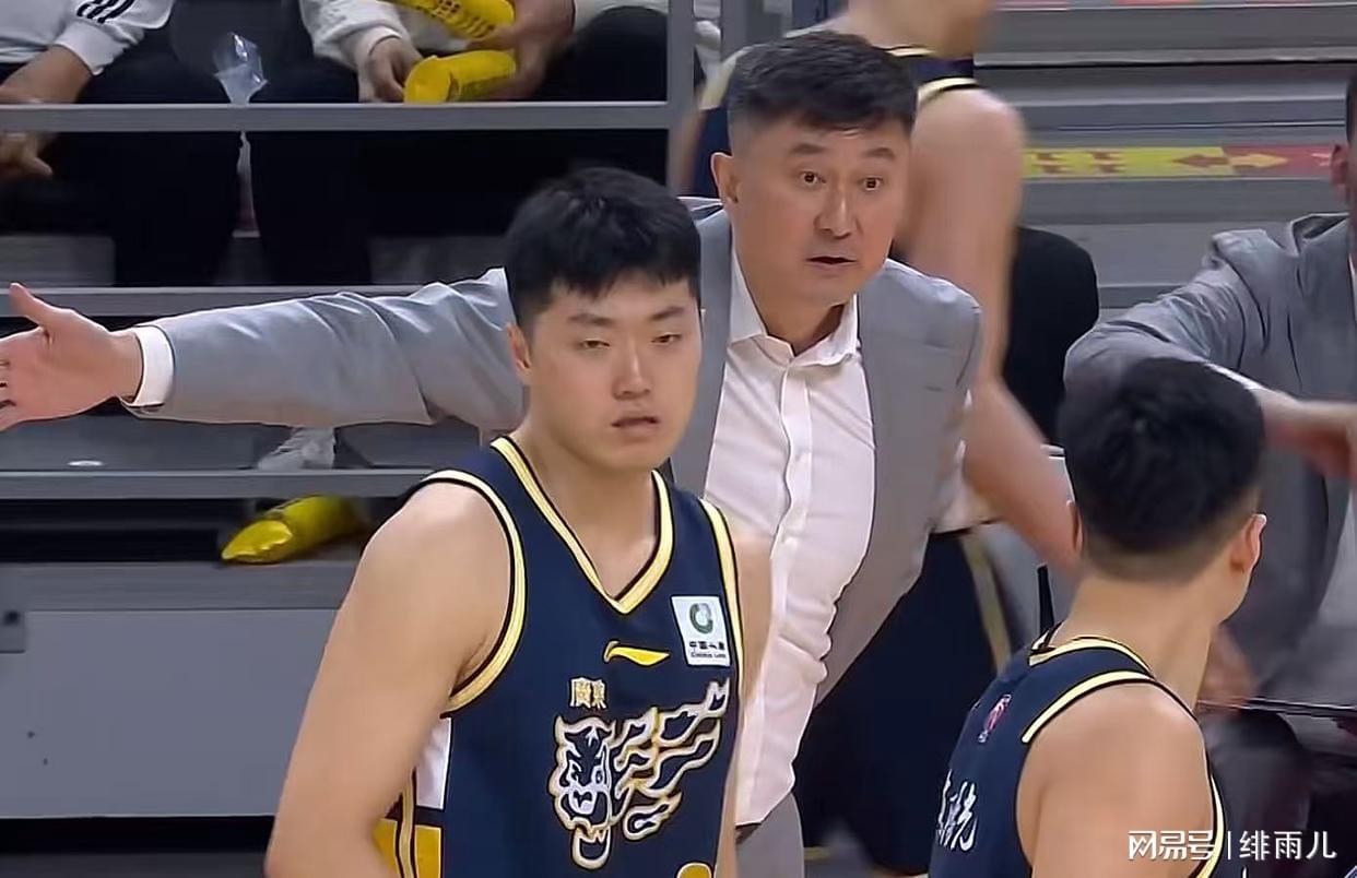 乐鱼体育NBA官方总决赛G5裁判报告:漏吹哈珀对布伦森犯规 无碍尼克斯夺冠