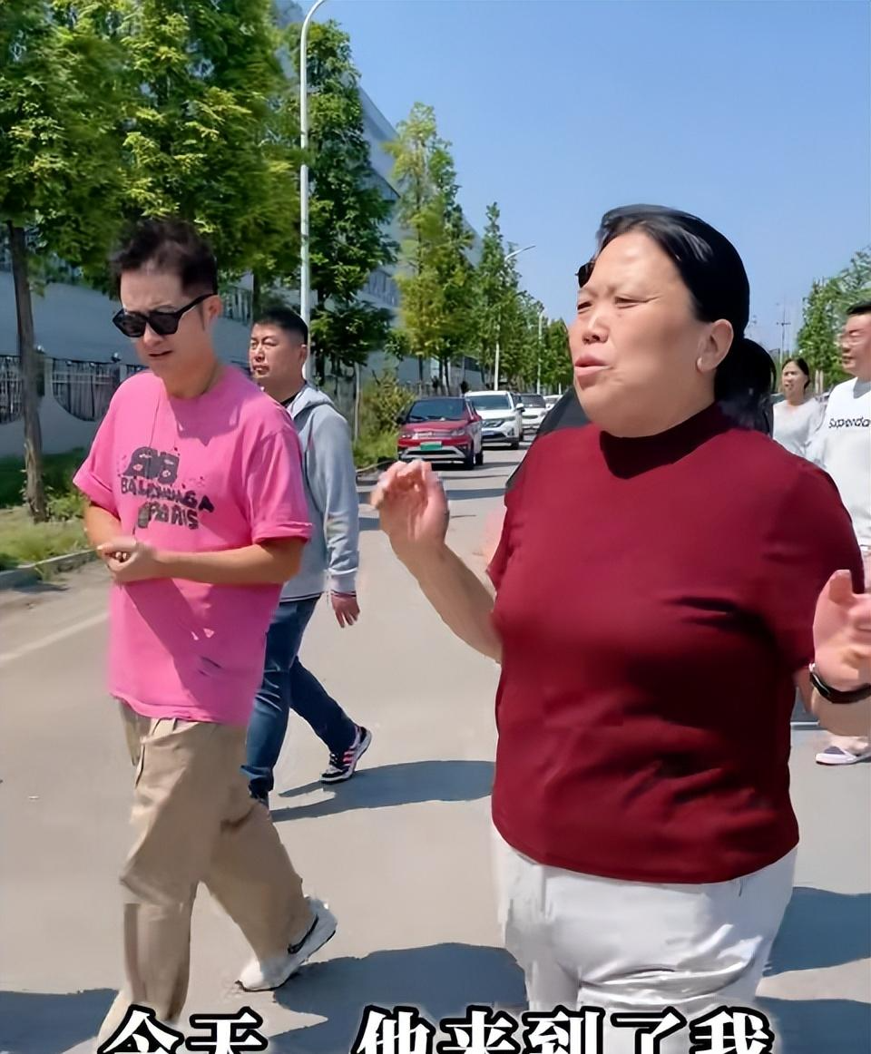 场外暴力让纽约蒙羞：17岁少年被打至昏迷，马刺遭扔鸡蛋
