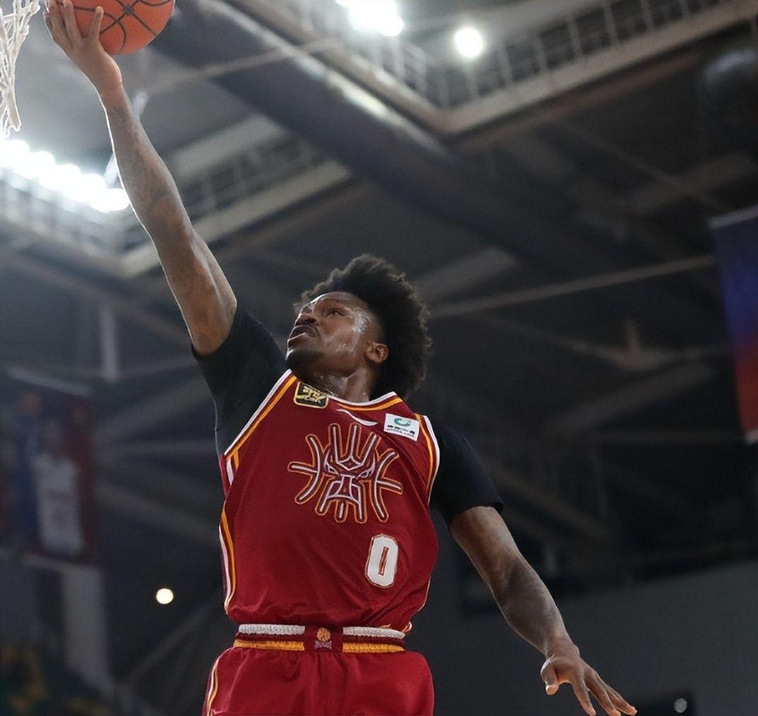 乐鱼体育-OG阿努诺比：站在英国篮球之巅的NBA冠军倒计时