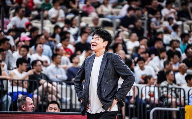 乐鱼体育尼克斯全力挽留米切尔·罗宾逊